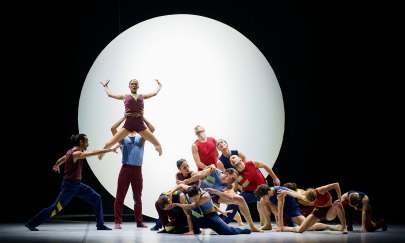 Die renommierte italienische Compagnie Aterballetto präsentiert einen dreiteiligen Abend mit zeitgenössischen Werken.