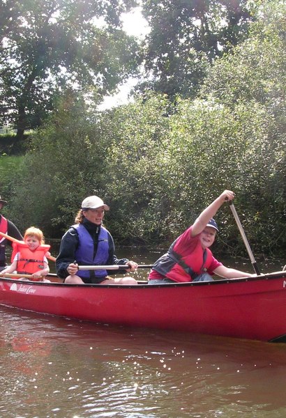 Familienboot auf der Hunte