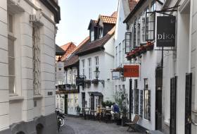 Die Bergstraße im Oldenburger Nikolaiviertel mit ihren alten Häusern ist ein beliebtes Fotomotiv.