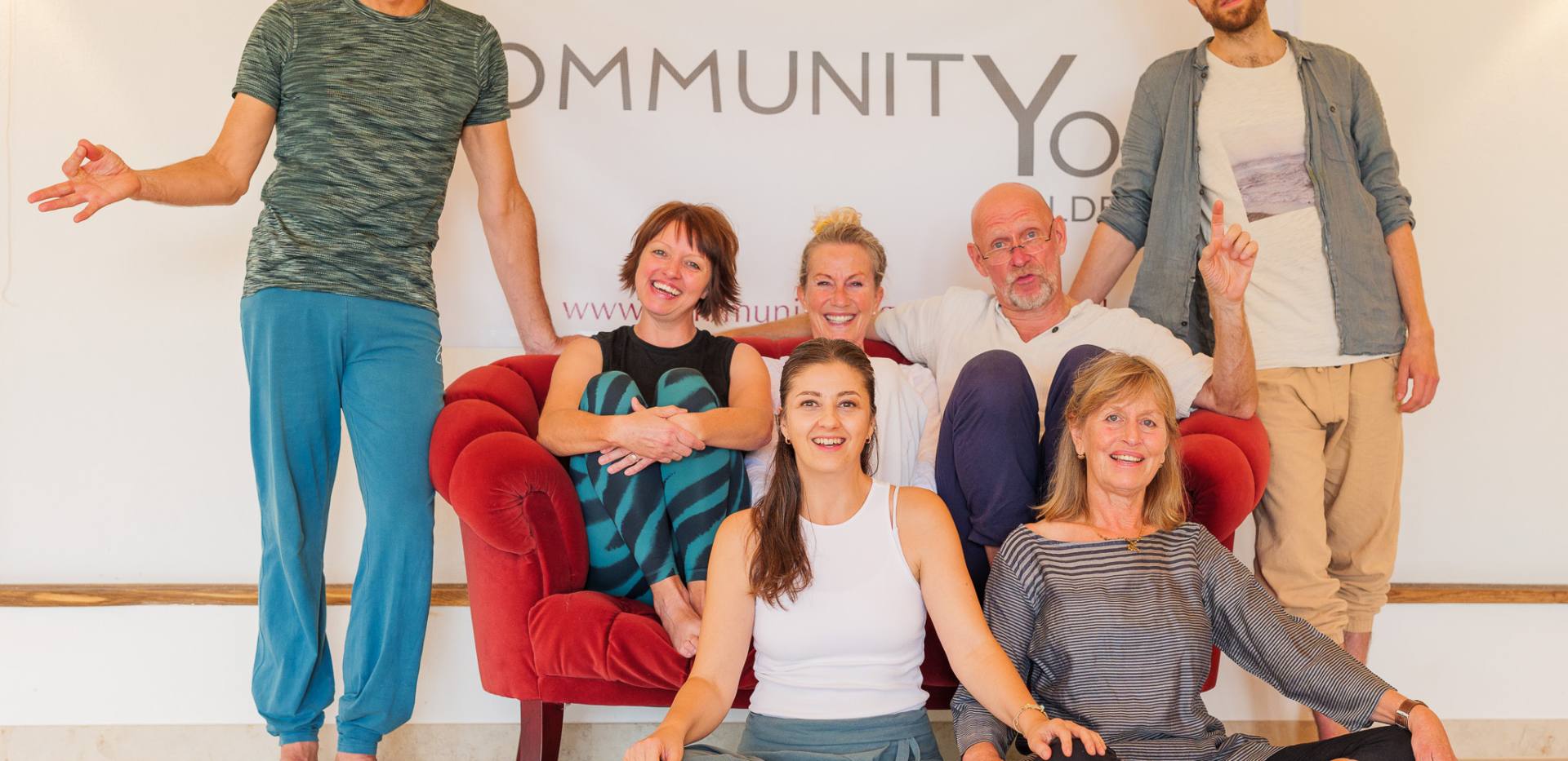 Engagierte Yogalehrer:innen bei Community Yoga Oldenburg sorgen für viel Abwechslung. Anfänger, als auch geübte Yogi(ni)s sind herzlich willkommen.
Einfach mal ausprobieren!