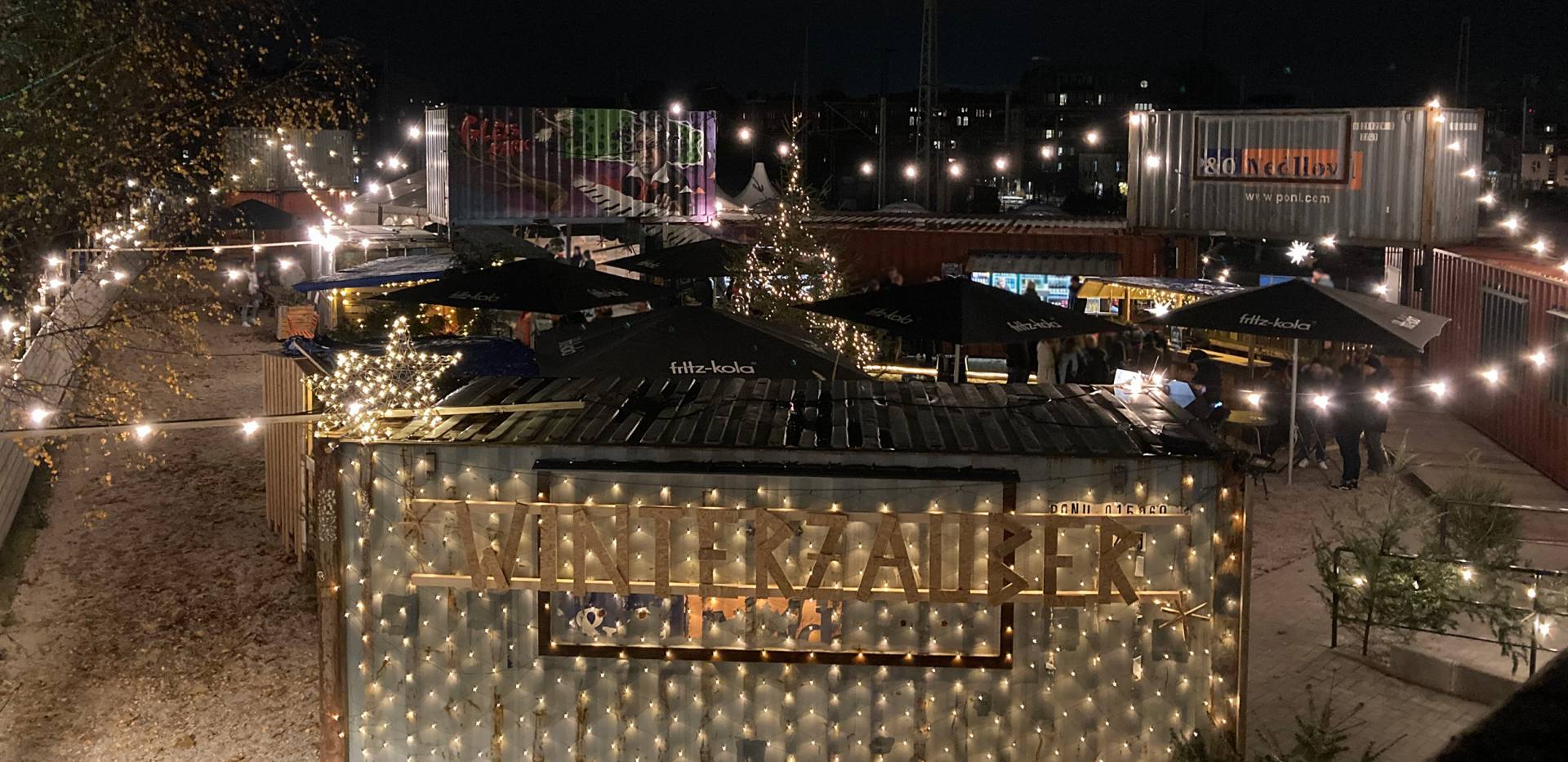 Blick auf den Weihnachtsmarkt Winterzauber im Gleispark Oldenburg