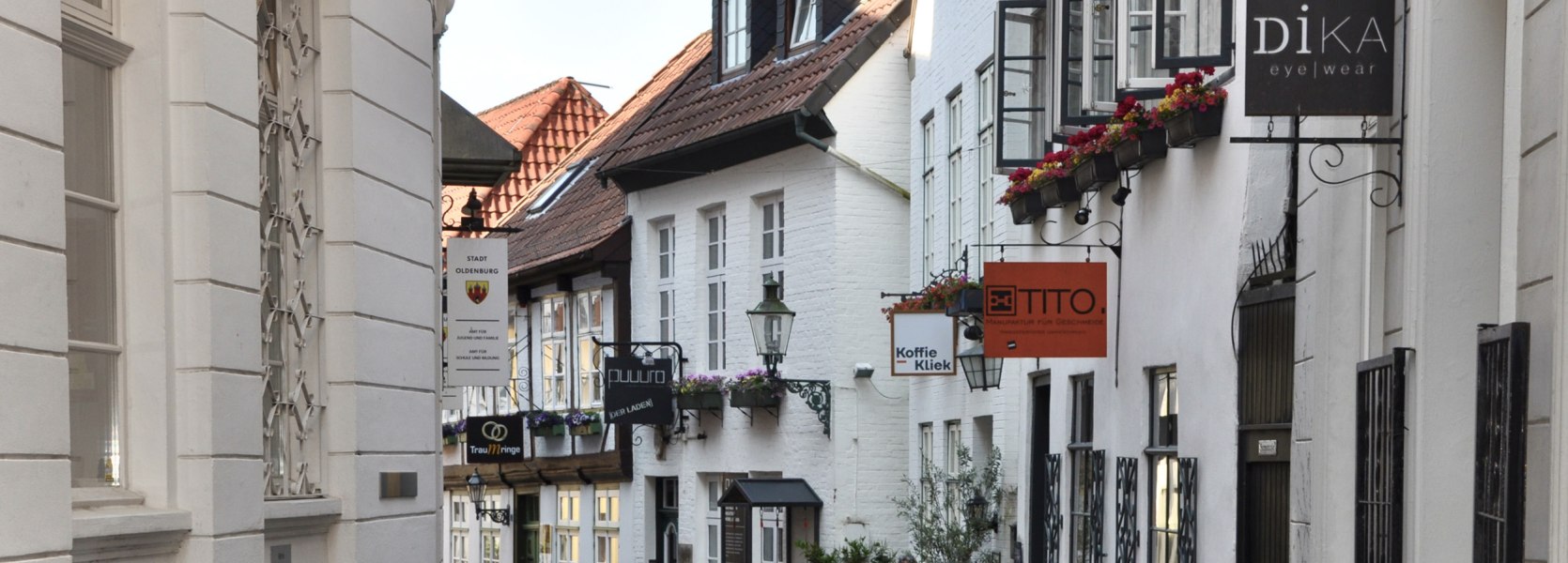 Die Bergstraße im Oldenburger Nikolaiviertel mit ihren alten Häusern ist ein beliebtes Fotomotiv.