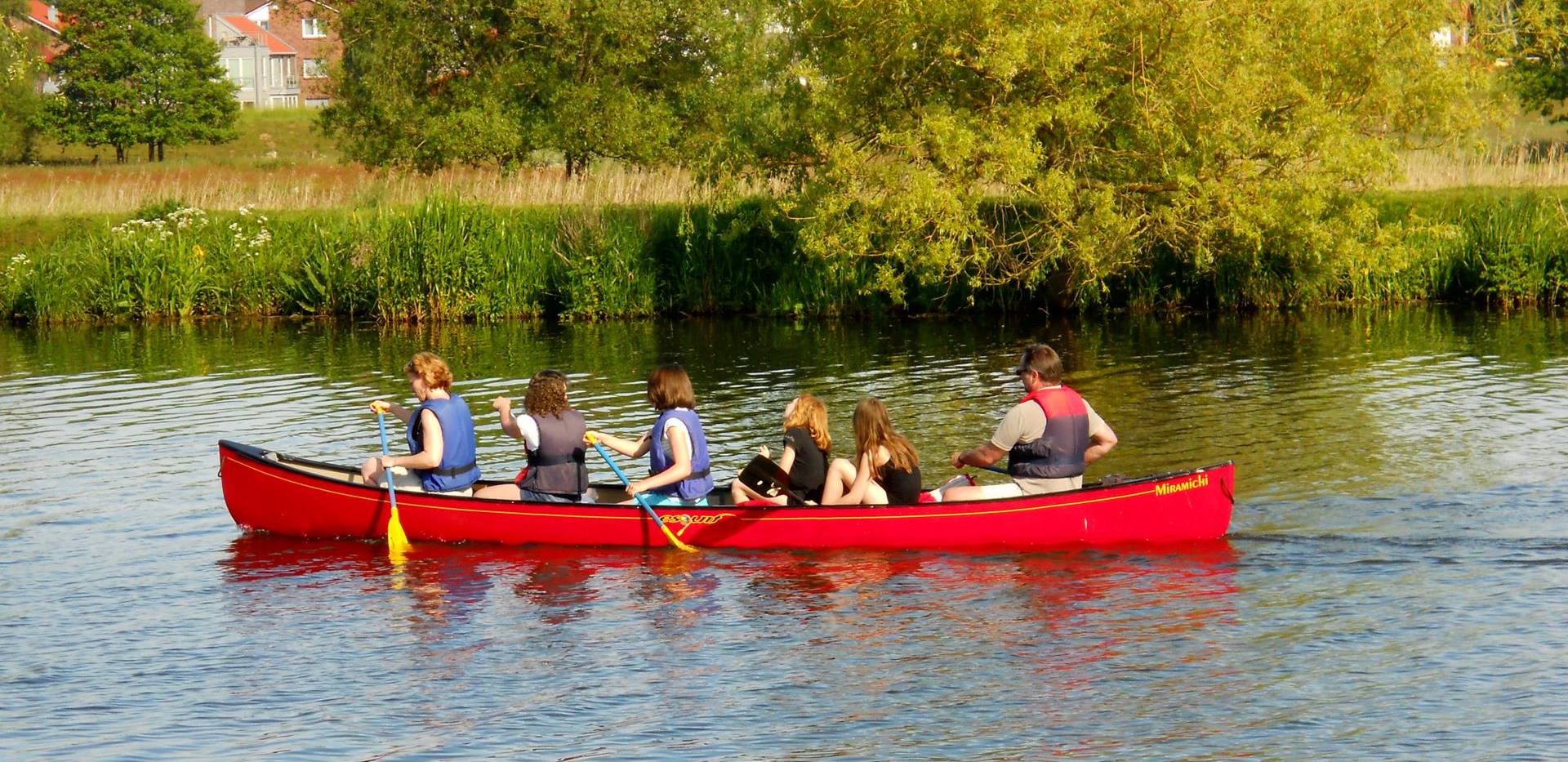 Großboot Richtung Oldenburg